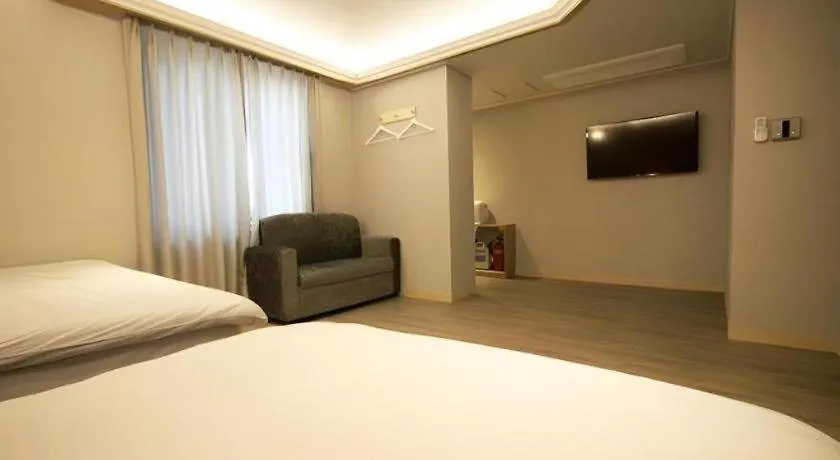 Jeju Sejong Hotel 2*,